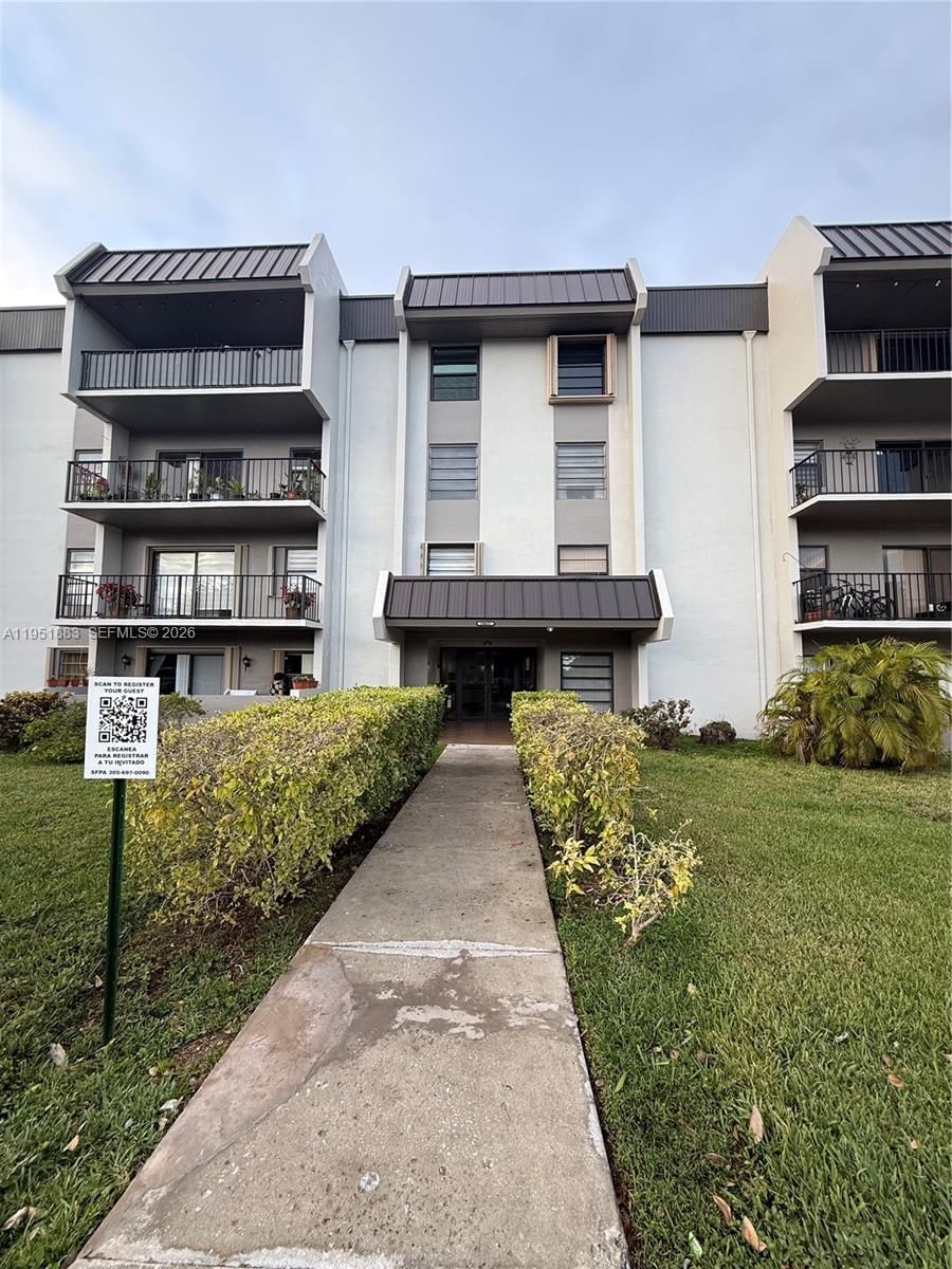 Real estate property located at 10431 Kendall Dr D104, Miami-dade, Nob Hill West Condo, Miami, FL