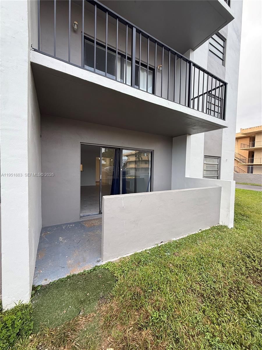 Real estate property located at 10431 Kendall Dr D104, Miami-dade, Nob Hill West Condo, Miami, FL