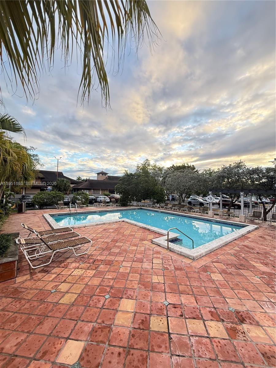 Real estate property located at 10431 Kendall Dr D104, Miami-dade, Nob Hill West Condo, Miami, FL