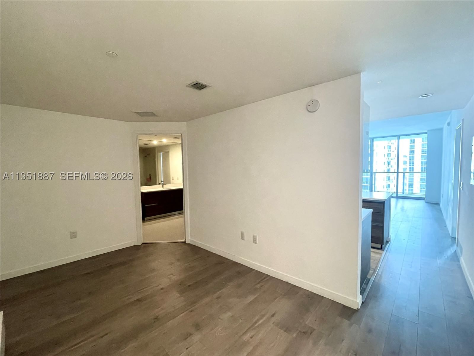 Real estate property located at 1100 Miami Ave #2111, Miami-dade, 1100 Millecento Residence, Miami, FL