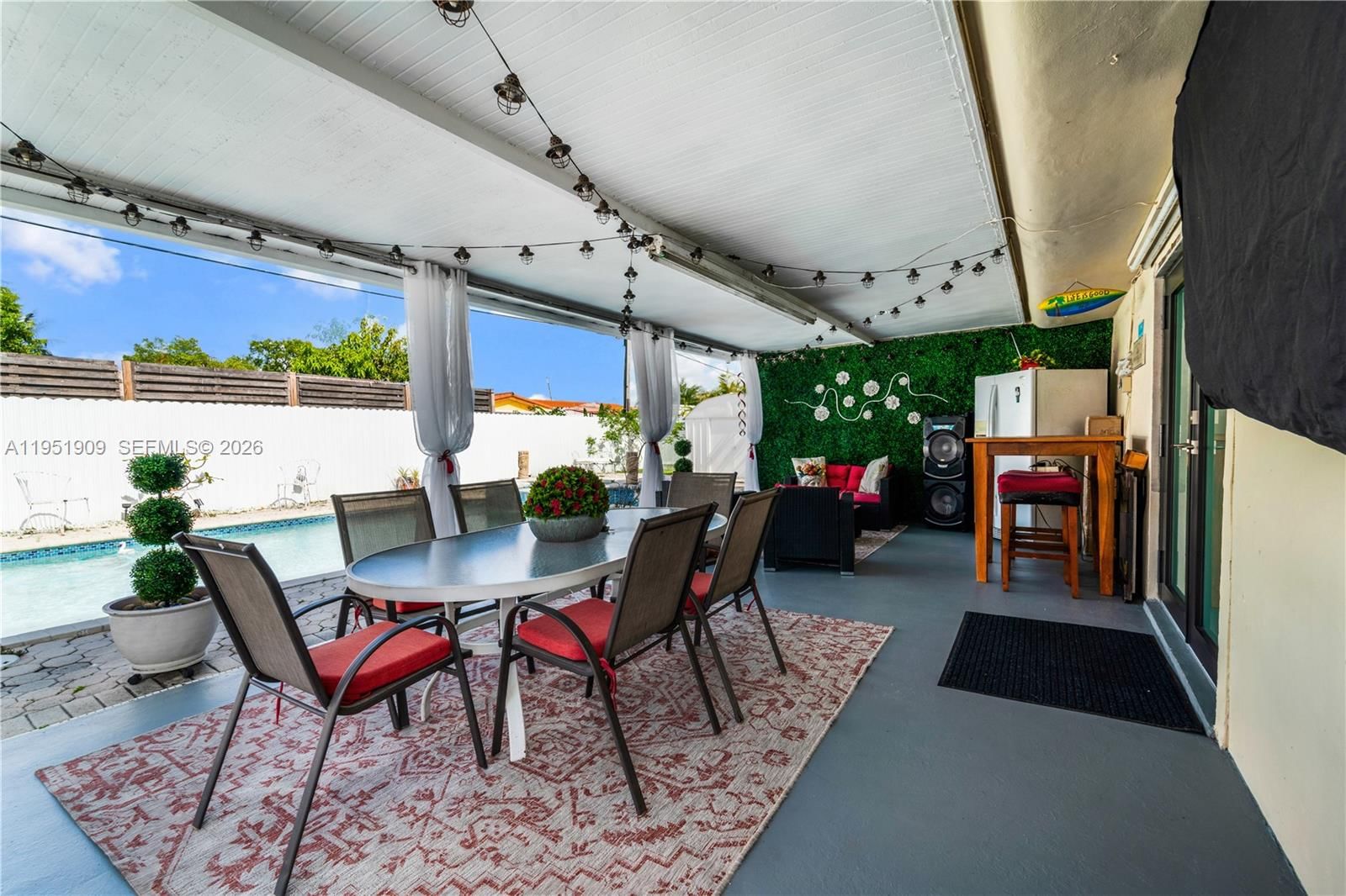 Real estate property located at 8065 14th Ct, Miami-dade, Palm Springs Lakes 2nd Ad, Hialeah, FL