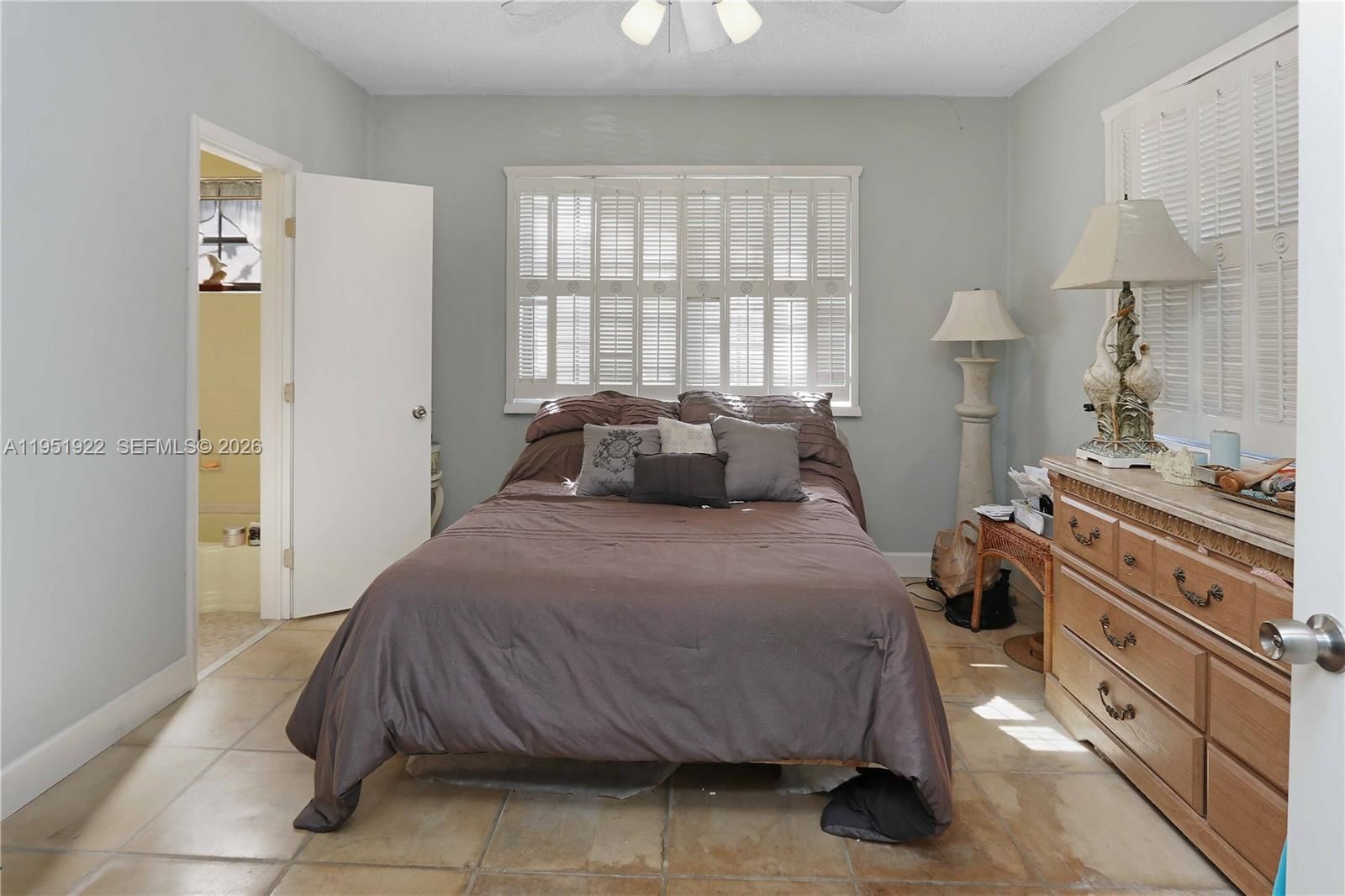 Real estate property located at 910 14th Ct, Broward, Country Club Homes, Hollywood, FL