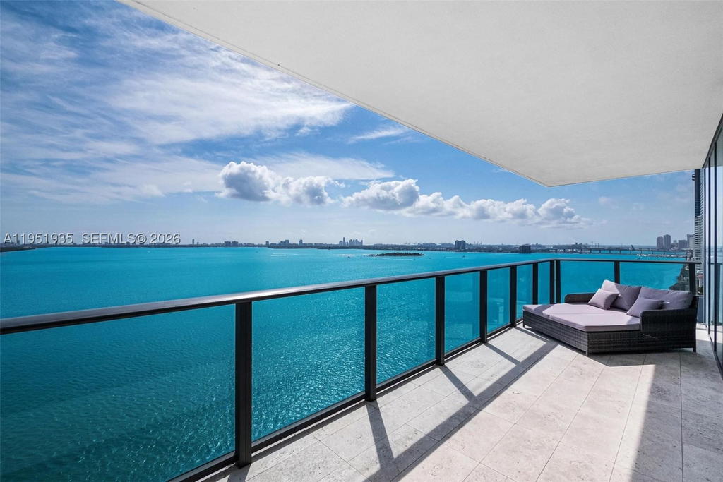 Real estate property located at 3131 7th Ave #1701, Miami-dade, One Paraiso Condo, Miami, FL