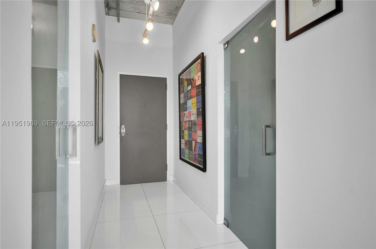 Real estate property located at 2001 Biscayne Blvd #3213, Miami-dade, Cite Condo, Miami, FL