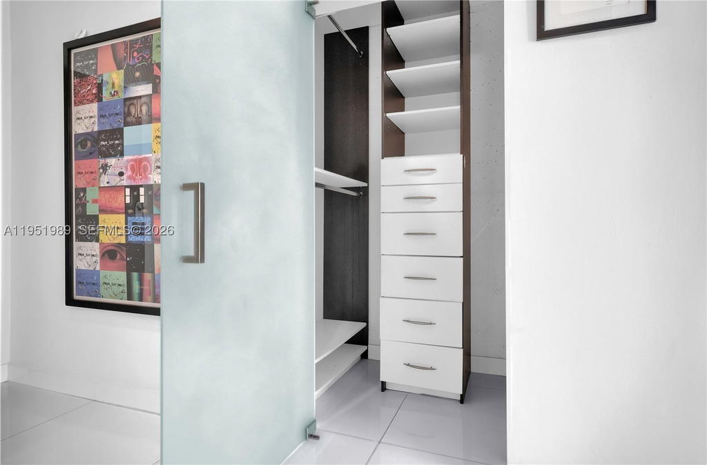 Real estate property located at 2001 Biscayne Blvd #3213, Miami-dade, Cite Condo, Miami, FL