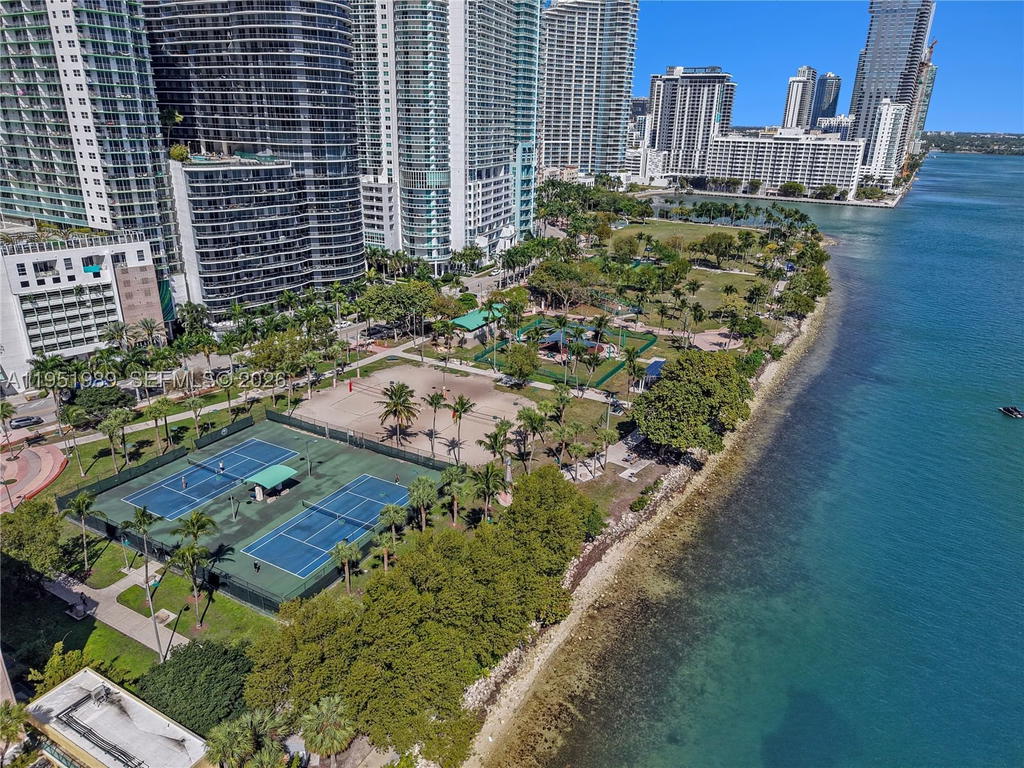 Real estate property located at 2001 Biscayne Blvd #3213, Miami-dade, Cite Condo, Miami, FL