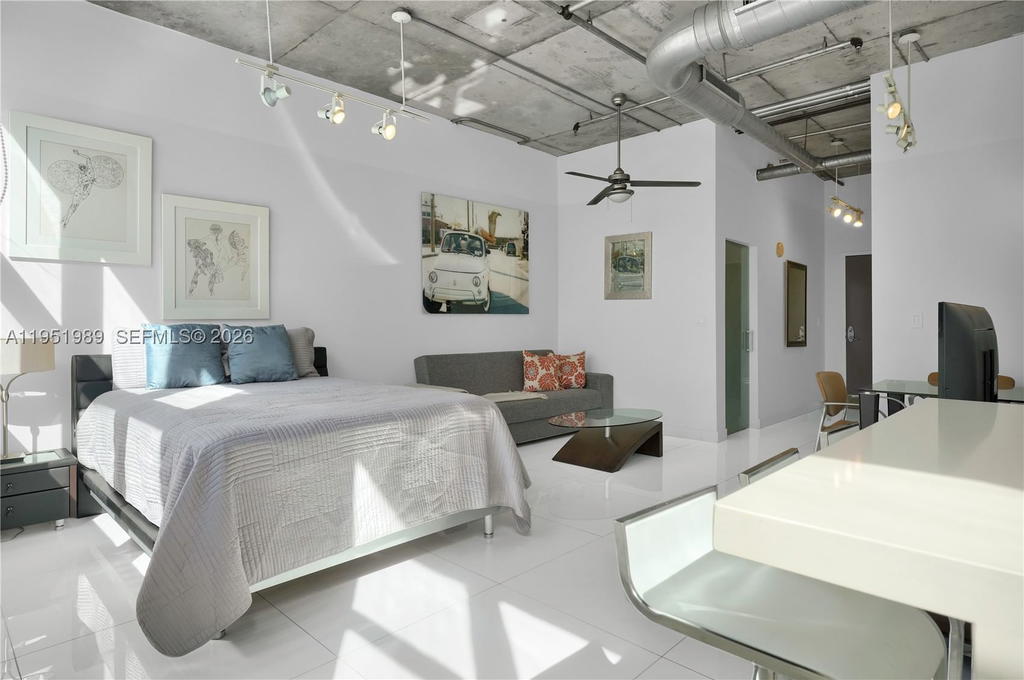 Real estate property located at 2001 Biscayne Blvd #3213, Miami-dade, Cite Condo, Miami, FL