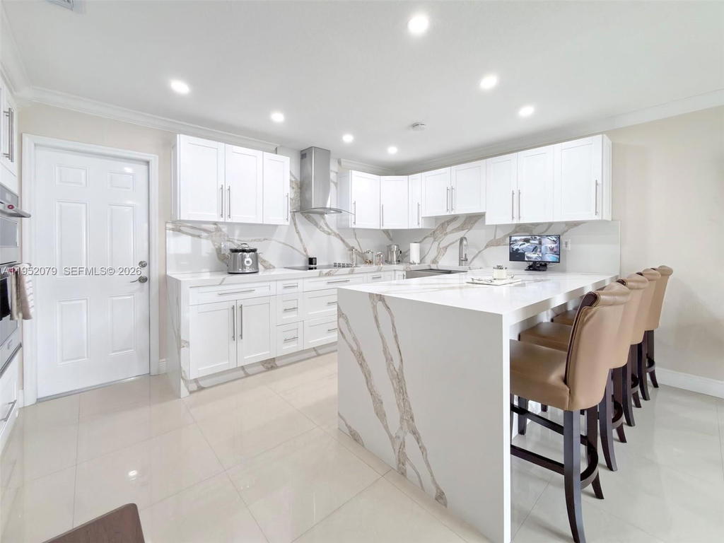 Real estate property located at 1300 136th Pl, Miami-dade, Tamiami Lakes Sec 4, Miami, FL