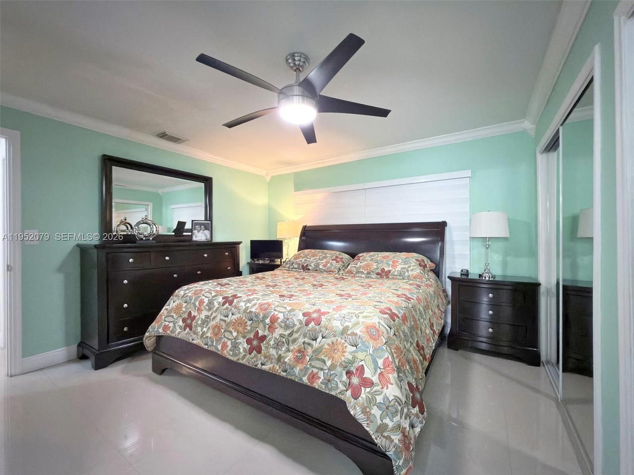 Real estate property located at 1300 136th Pl, Miami-dade, Tamiami Lakes Sec 4, Miami, FL