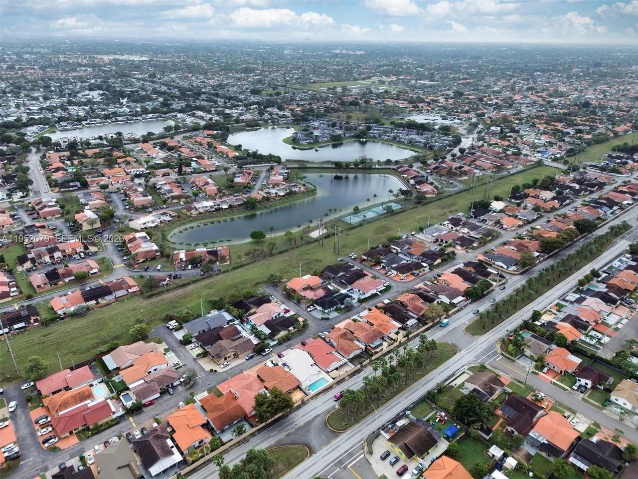 Real estate property located at 1300 136th Pl, Miami-dade, Tamiami Lakes Sec 4, Miami, FL