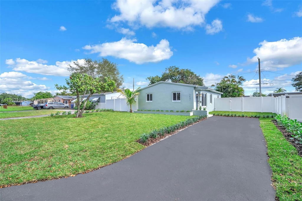 Real estate property located at 1401 70th Ter, Broward, Boulevard Heights Sec 4, Hollywood, FL