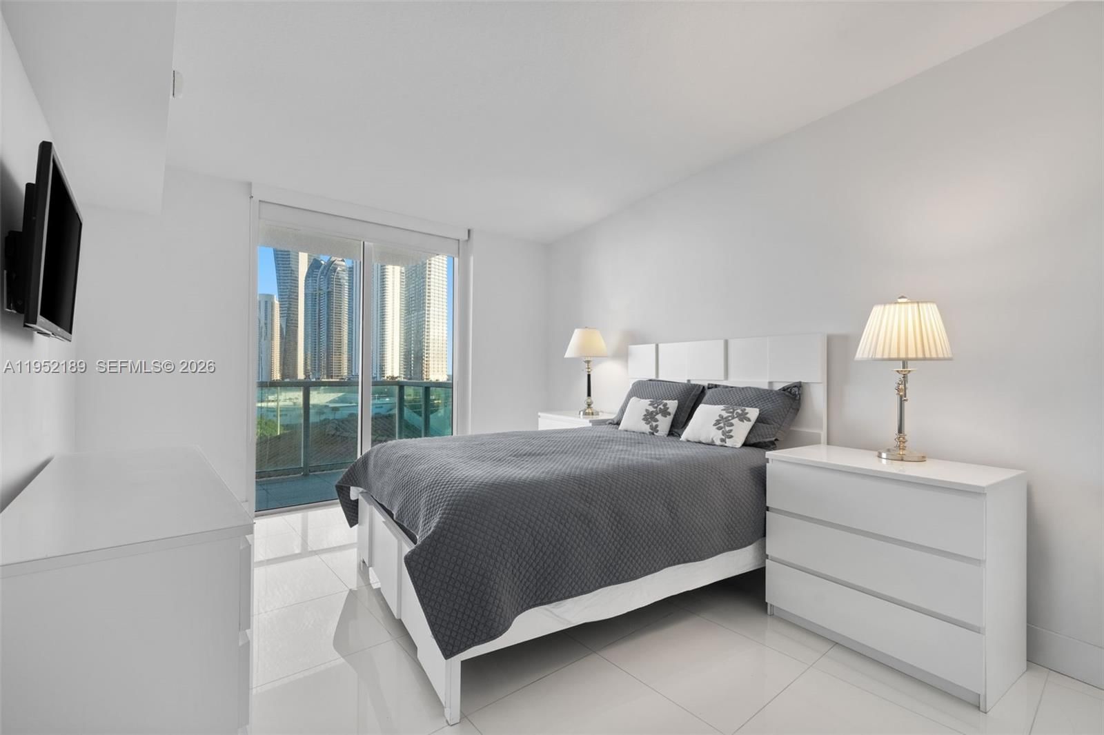 Real estate property located at 250 Sunny Isles Blvd #3-802, Miami-dade, St Tropez On The Bay Iii, Sunny Isles Beach, FL