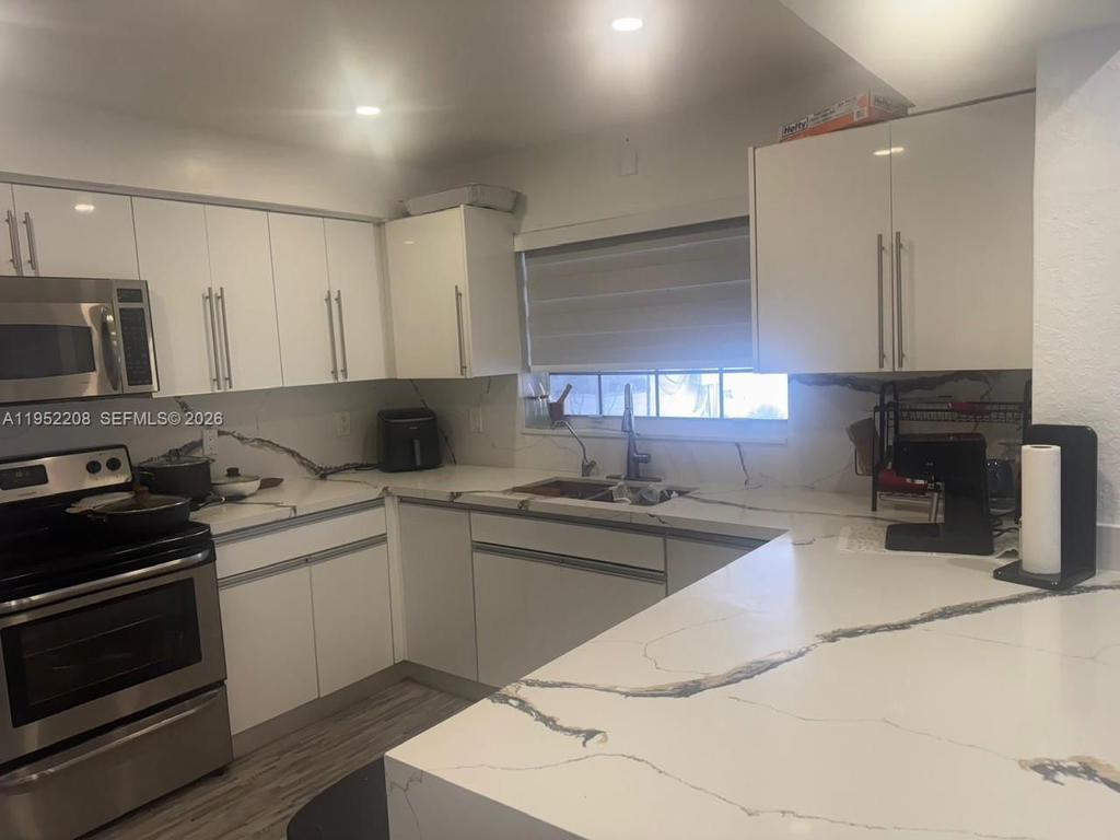 Real estate property located at 19700 6th Pl, Miami-dade, Sierra Mirada, Miami Gardens, FL