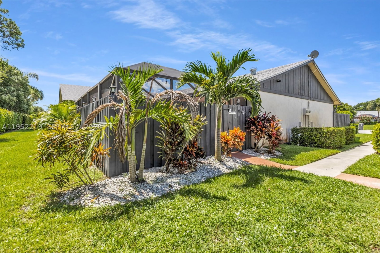 Real estate property located at 1050 Summit Trail Cir B, Palm Beach, Summit Pines Unit 3, West Palm Beach, FL