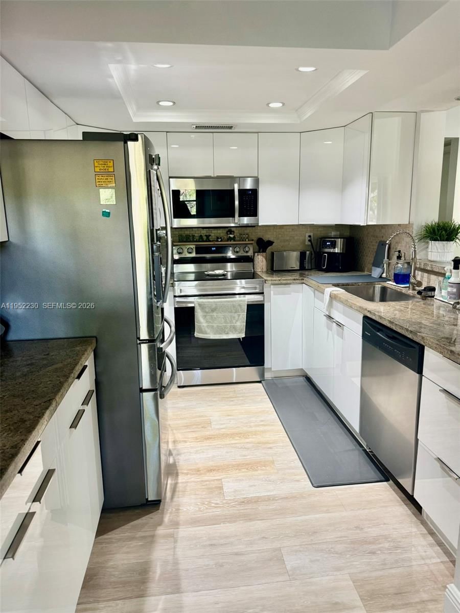 Real estate property located at 8810 123rd Ct M202, Miami-dade, Kenland Bend North Condo, Miami, FL
