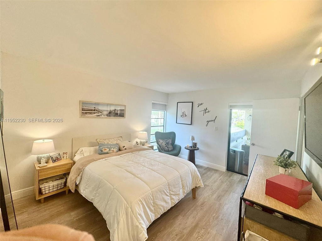 Real estate property located at 8810 123rd Ct M202, Miami-dade, Kenland Bend North Condo, Miami, FL