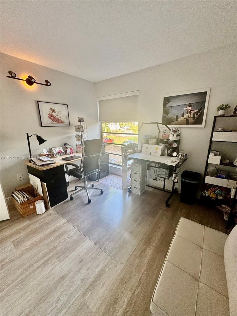 Real estate property located at 8810 123rd Ct M202, Miami-dade, Kenland Bend North Condo, Miami, FL