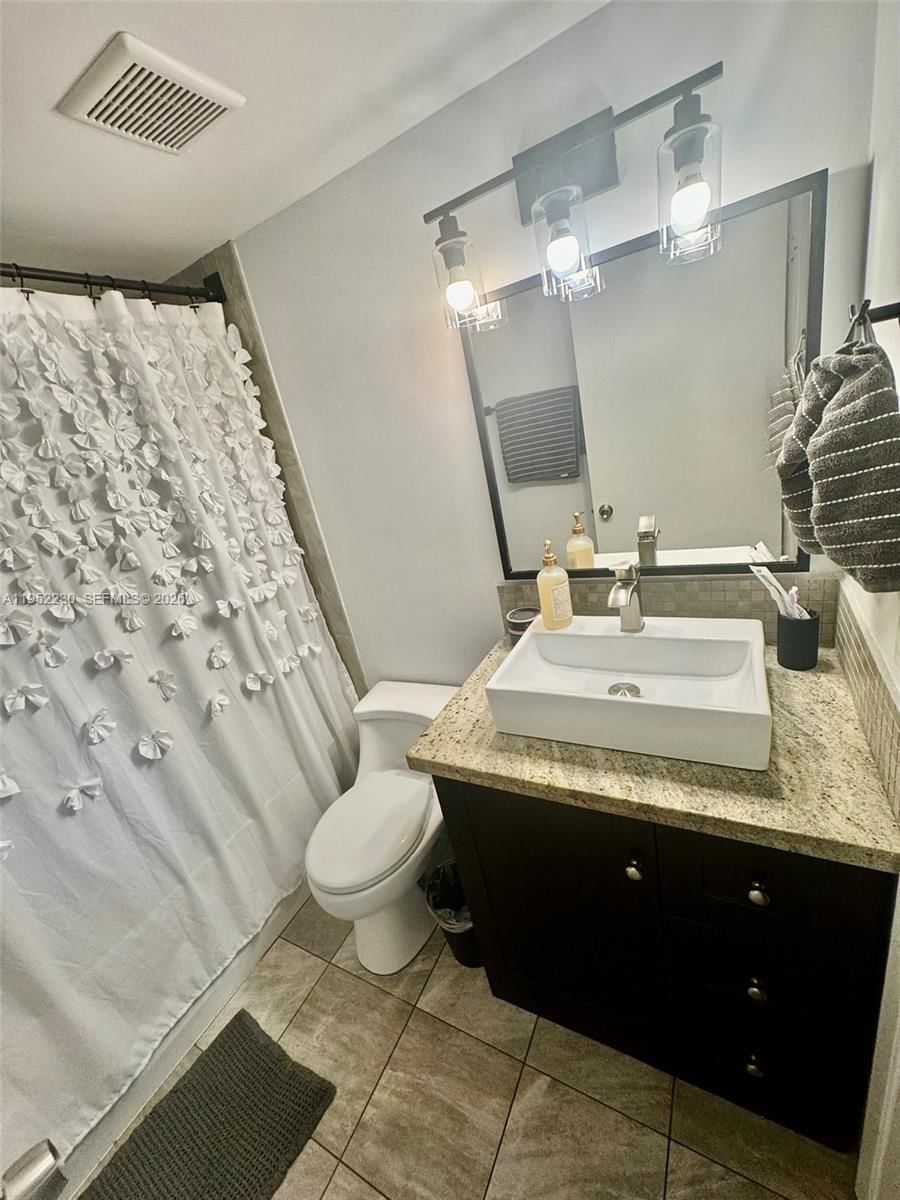 Real estate property located at 8810 123rd Ct M202, Miami-dade, Kenland Bend North Condo, Miami, FL