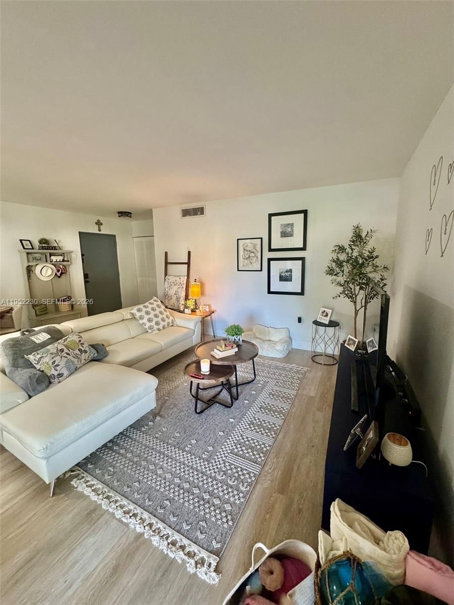 Real estate property located at 8810 123rd Ct M202, Miami-dade, Kenland Bend North Condo, Miami, FL