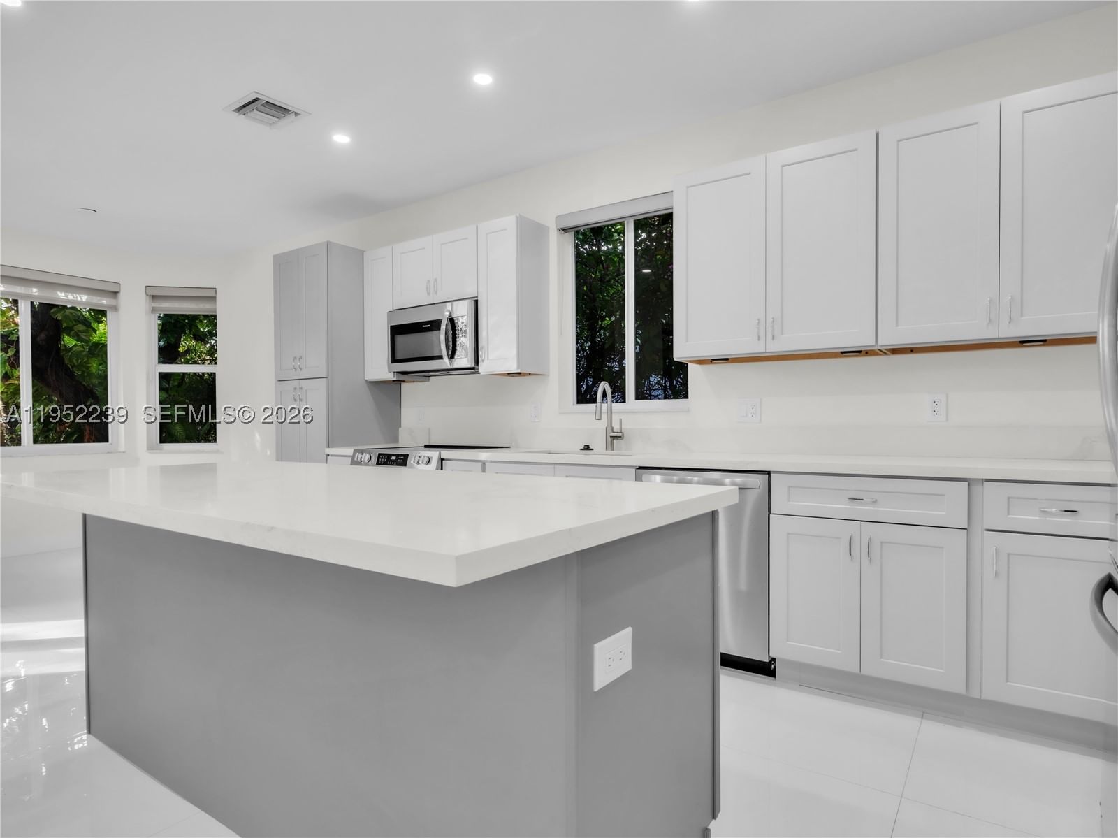 Real estate property located at 12608 121st Ave, Miami-dade, Signature Gardens Sub, Miami, FL