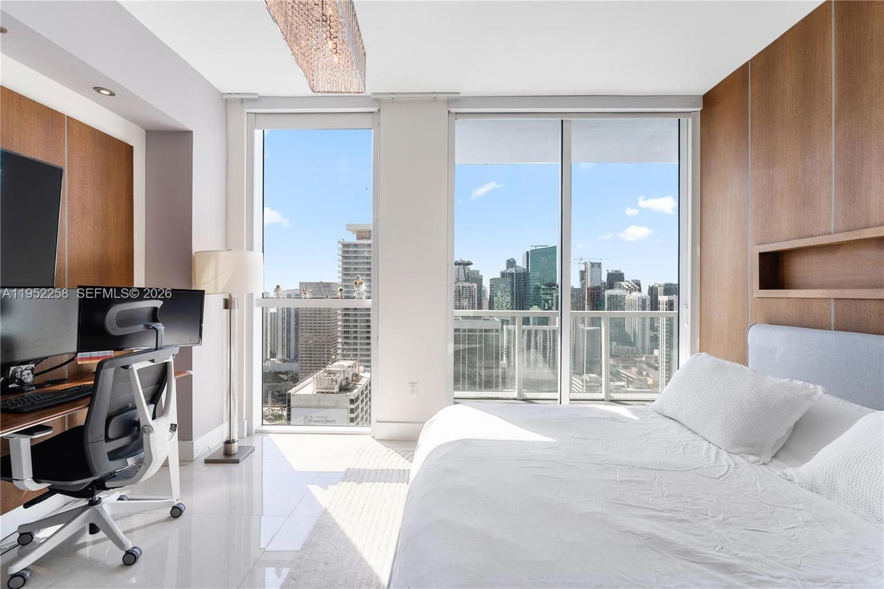 Real estate property located at 244 Biscayne Blvd #4407, Miami-dade, Vizcayne North Condo, Miami, FL