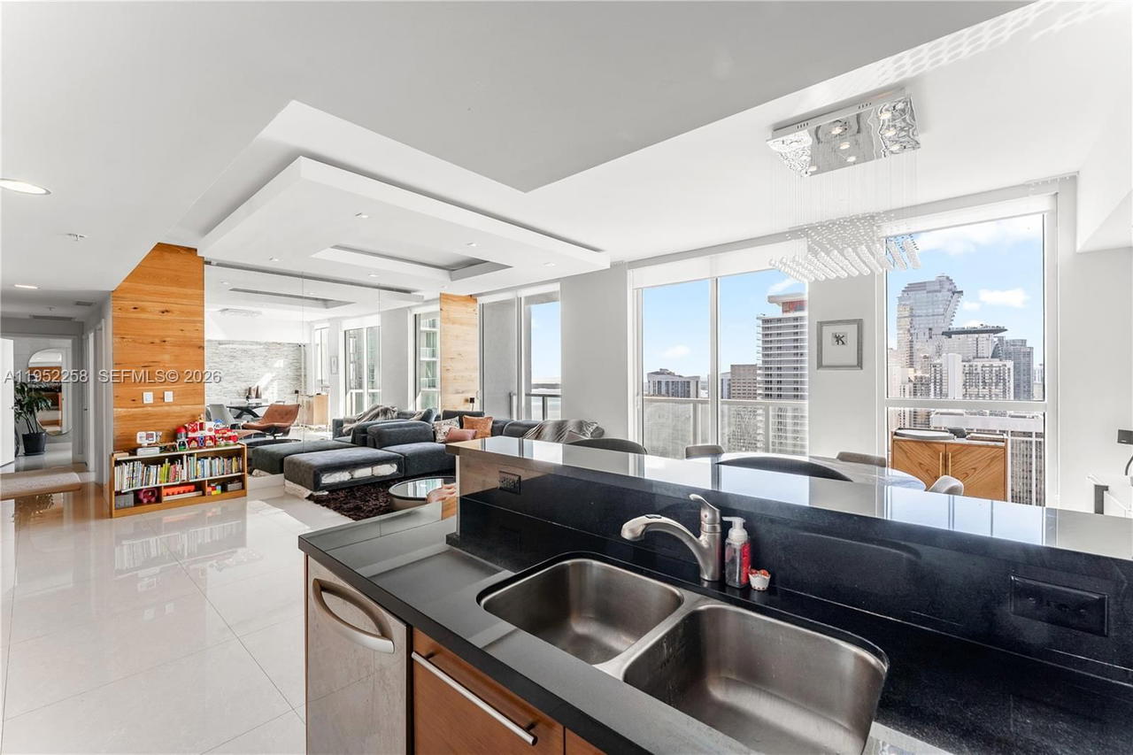 Real estate property located at 244 Biscayne Blvd #4407, Miami-dade, Vizcayne North Condo, Miami, FL