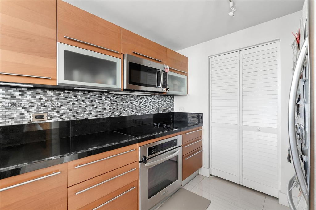 Real estate property located at 244 Biscayne Blvd #4407, Miami-dade, Vizcayne North Condo, Miami, FL