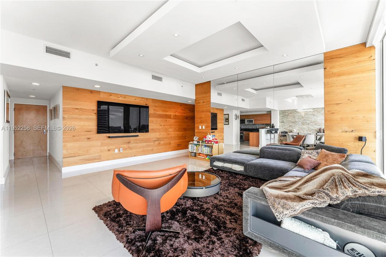 Real estate property located at 244 Biscayne Blvd #4407, Miami-dade, Vizcayne North Condo, Miami, FL