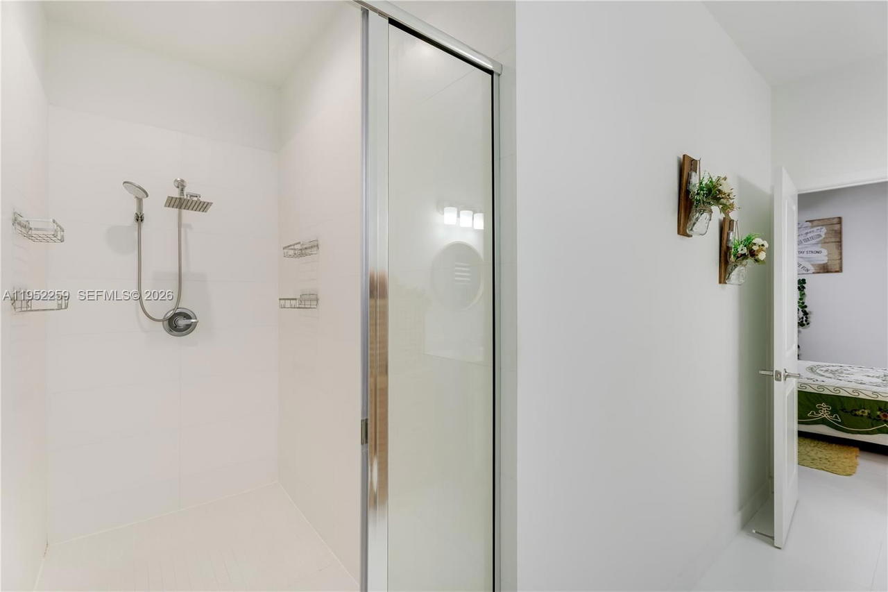 Real estate property located at 19410 124th Ct, Miami-dade, San Antonio Estates, Miami, FL