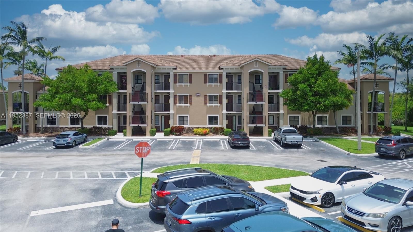 Real estate property located at 22901 88th Pl #101, Miami-dade, The Courts At Bayshore Ii, Cutler Bay, FL