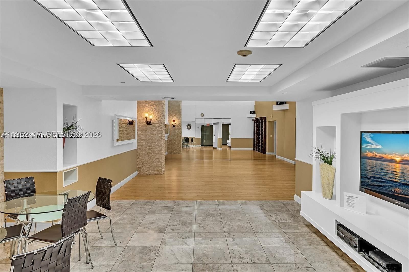 Real estate property located at 17201 Collins Ave+DEN #1403, Miami-dade, Ocean Four Condo, Sunny Isles Beach, FL