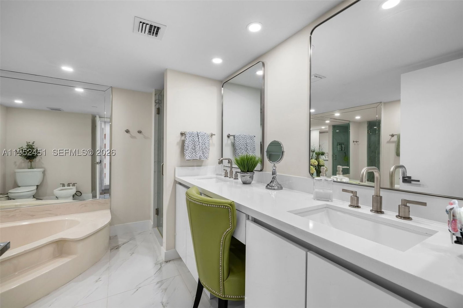 Real estate property located at 4000 Towerside Ter #2005, Miami-dade, The Towers Of Quayside Co, Miami, FL