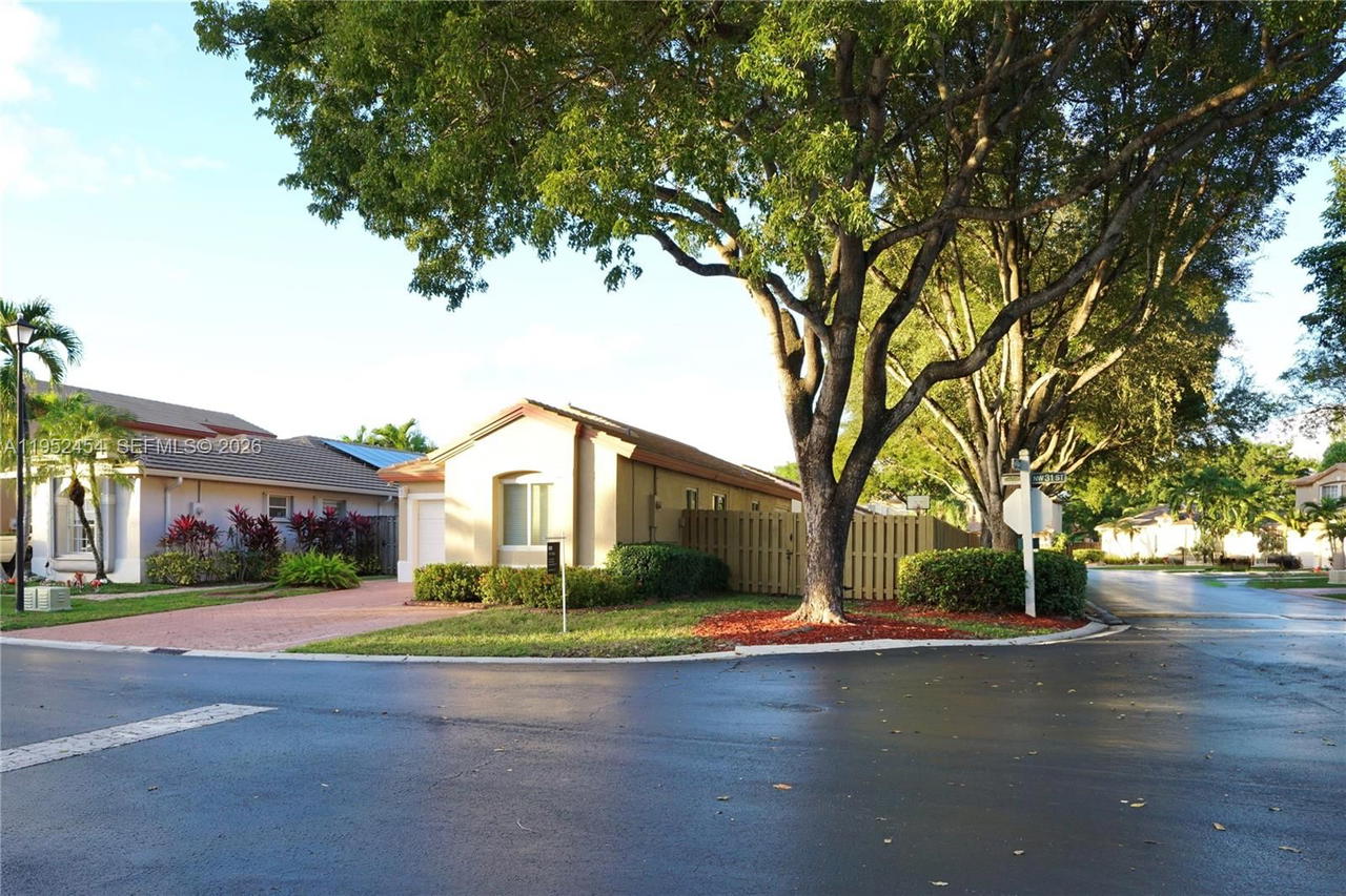 Real estate property located at 9913 31st St, Miami-dade, Costa Verde Sec 1, Doral, FL