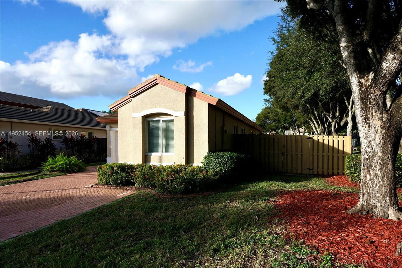 Real estate property located at 9913 31st St, Miami-dade, Costa Verde Sec 1, Doral, FL