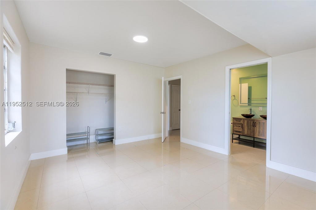 Real estate property located at 14601 10th Ave, Miami-dade, Biscayne Gardens Sec F Pt, Miami, FL