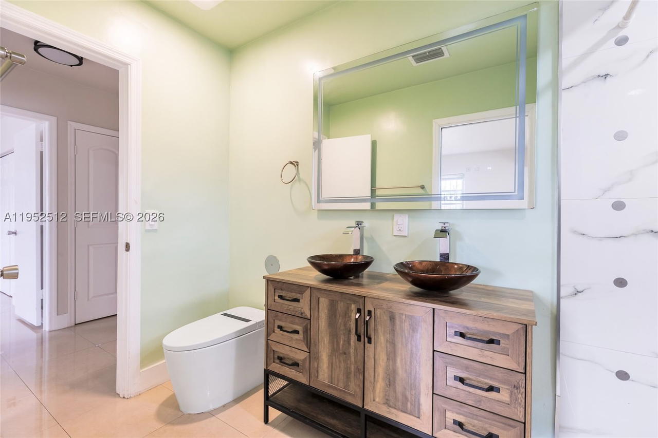 Real estate property located at 14601 10th Ave, Miami-dade, Biscayne Gardens Sec F Pt, Miami, FL