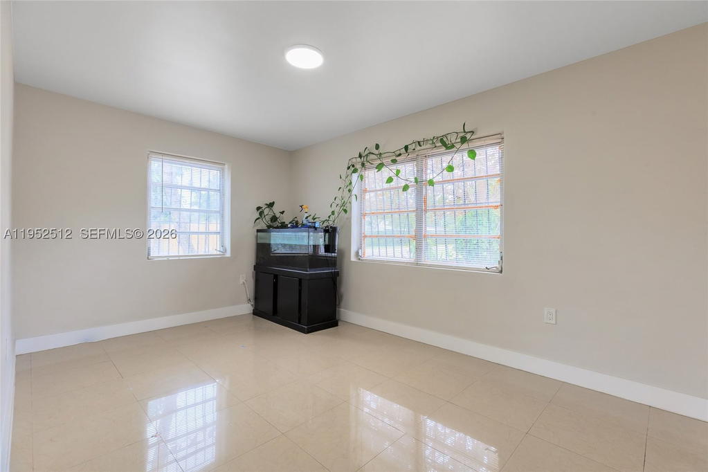Real estate property located at 14601 10th Ave, Miami-dade, Biscayne Gardens Sec F Pt, Miami, FL