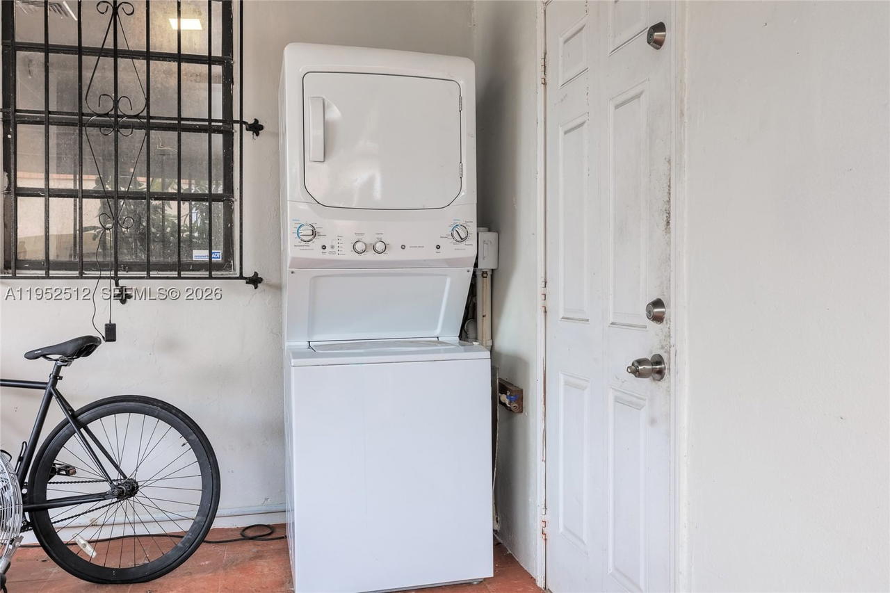Real estate property located at 14601 10th Ave, Miami-dade, Biscayne Gardens Sec F Pt, Miami, FL