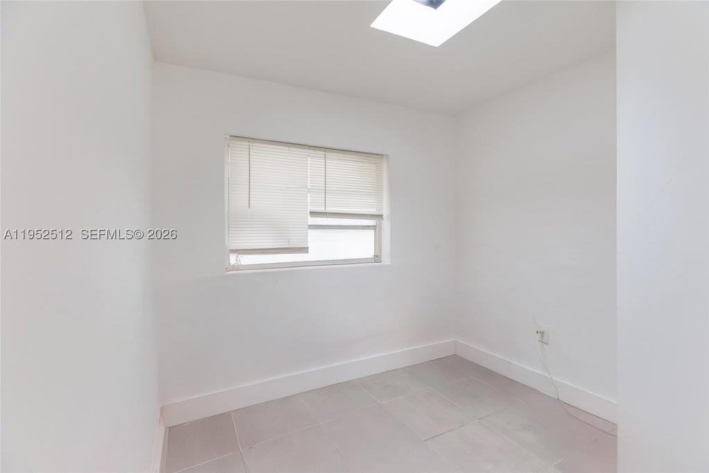 Real estate property located at 14601 10th Ave, Miami-dade, Biscayne Gardens Sec F Pt, Miami, FL