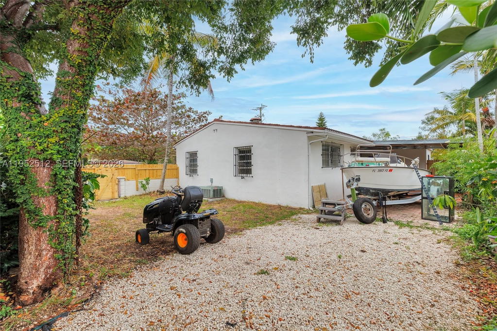 Real estate property located at 14601 10th Ave, Miami-dade, Biscayne Gardens Sec F Pt, Miami, FL