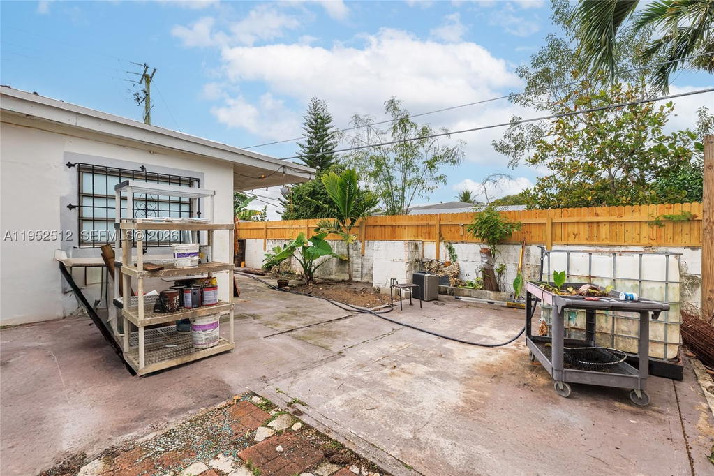 Real estate property located at 14601 10th Ave, Miami-dade, Biscayne Gardens Sec F Pt, Miami, FL