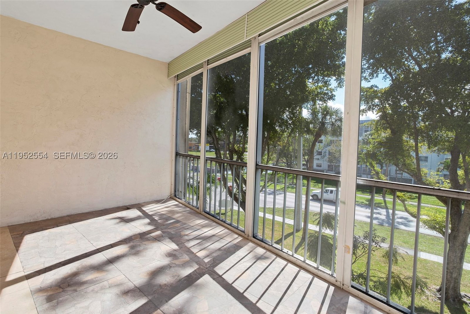 Real estate property located at 4151 41st St #301, Broward, Pearl Condo, Lauderdale Lakes, FL