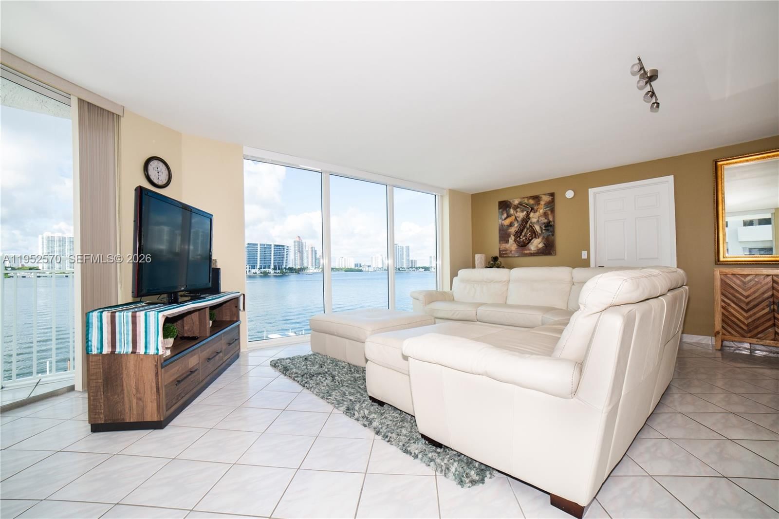 Real estate property located at 18000 Bay Rd #404, Miami-dade, Le Montcalm Condo, Sunny Isles Beach, FL