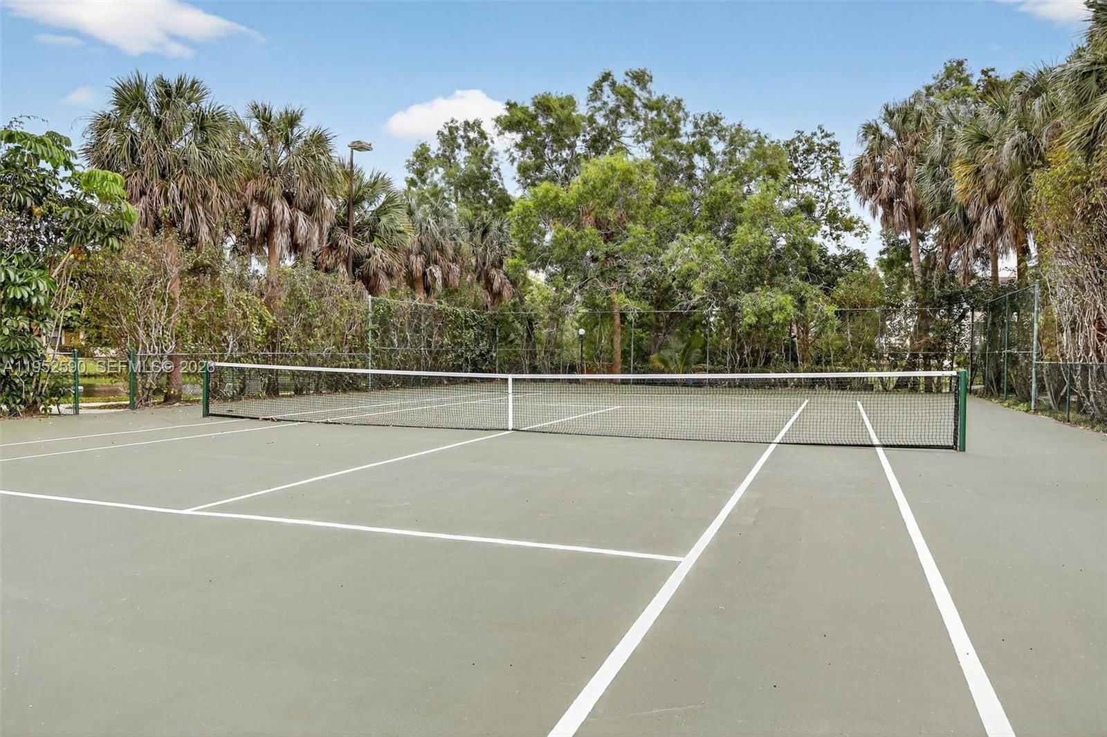 Real estate property located at 9999 Summerbreeze Dr #401, Broward, Summerbreeze Condo, Sunrise, FL