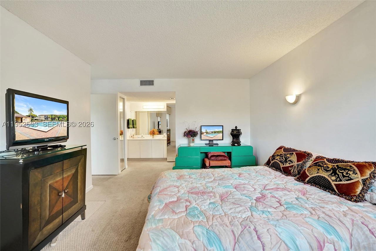 Real estate property located at 12955 16th Ct #314M, Broward, Ivanhoe East At Century V, Pembroke Pines, FL