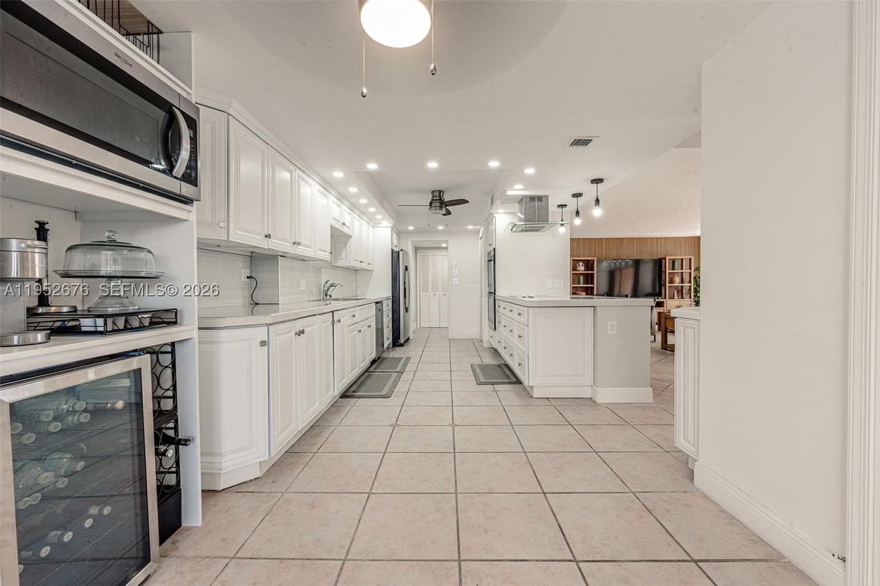 Real estate property located at 1800 114th St #909, Miami-dade, Cricket Club, Miami, FL