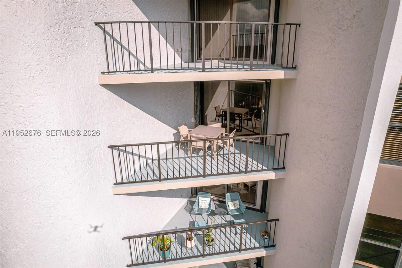Real estate property located at 1800 114th St #909, Miami-dade, Cricket Club, Miami, FL