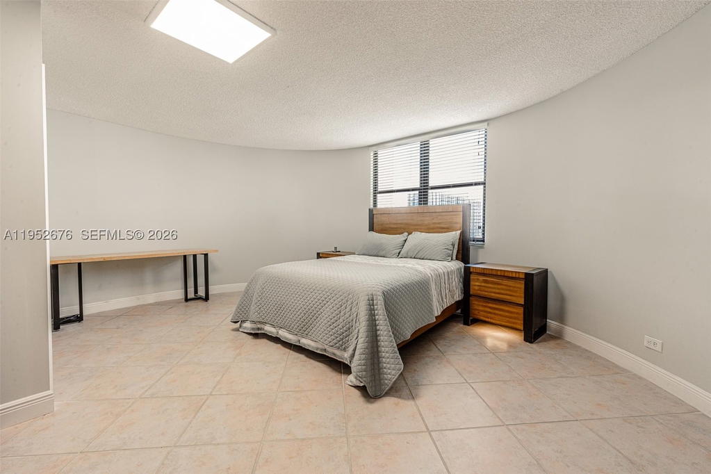 Real estate property located at 1800 114th St #909, Miami-dade, Cricket Club, Miami, FL
