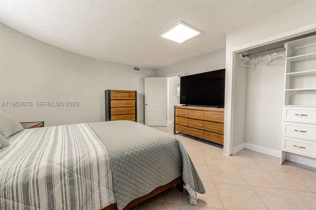 Real estate property located at 1800 114th St #909, Miami-dade, Cricket Club, Miami, FL