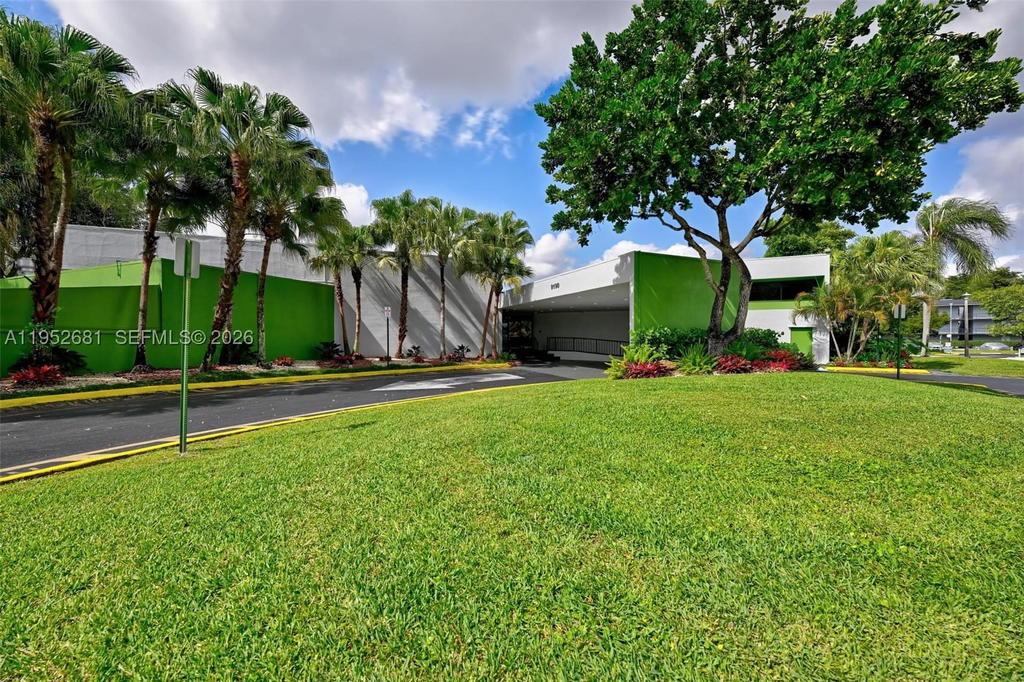 Real estate property located at 9100 Lime Bay Blvd #209, Broward, Lime Bay Condominium 6, Tamarac, FL